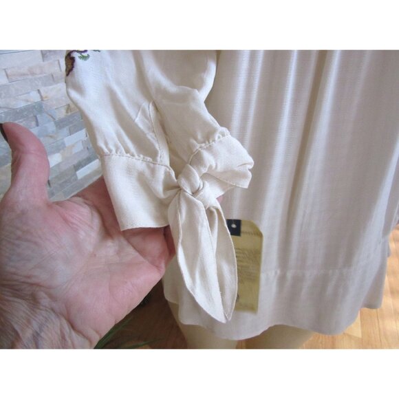 Democracy White Peasant Blouse w Floral Embroidered Sleeves & Tie Cuffs Medium - Picture 5 of 7